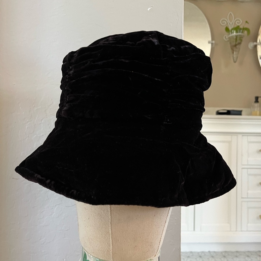 ( Y2K) crushed velvet bucket hat - Picture 6 of 6